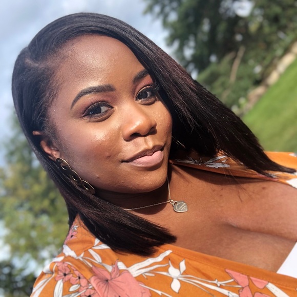 Meet your Posher, Brittney - Picture 1 of 1